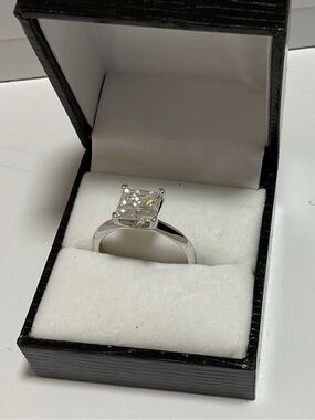 Elegant 3 Carat Moissanite S925 Brilliant Cut Statement Ring Size 8